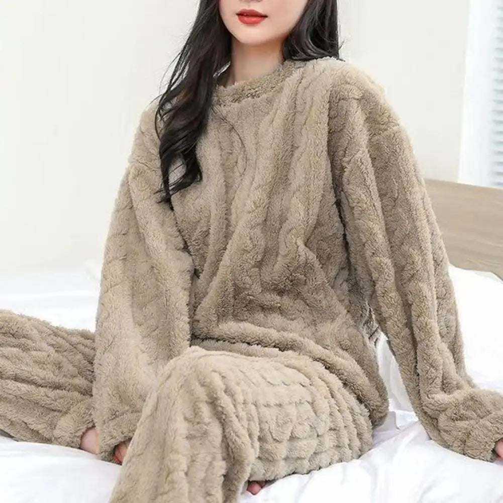 Saashi Soft Plush Pajama Set Stylish and Cozy Pullover Sleepwear